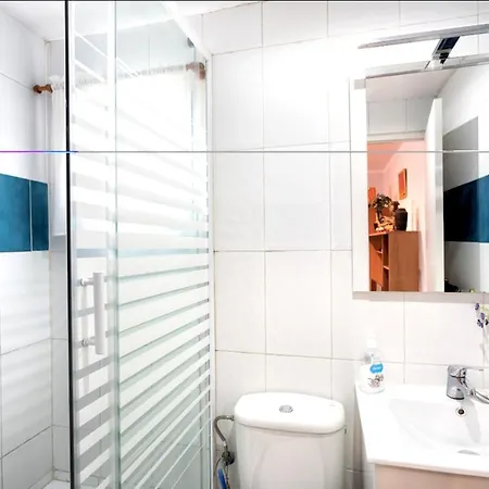 With One Bedroom In With Wonderful Mountain View Terrace And Wifi 8 Km From The Beach 아파트
