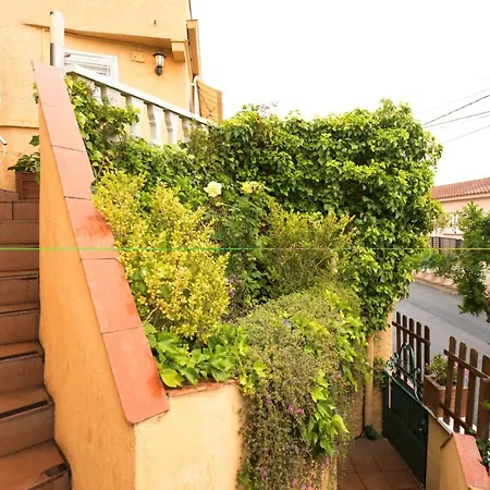 With One Bedroom In With Wonderful Mountain View Terrace And Wifi 8 Km From The Beach * 비드레레스