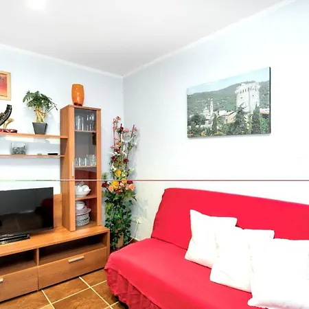 아파트 With One Bedroom In With Wonderful Mountain View Terrace And Wifi 8 Km From The Beach