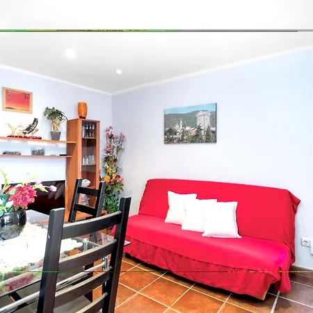 With One Bedroom In With Wonderful Mountain View Terrace And Wifi 8 Km From The Beach 아파트 *